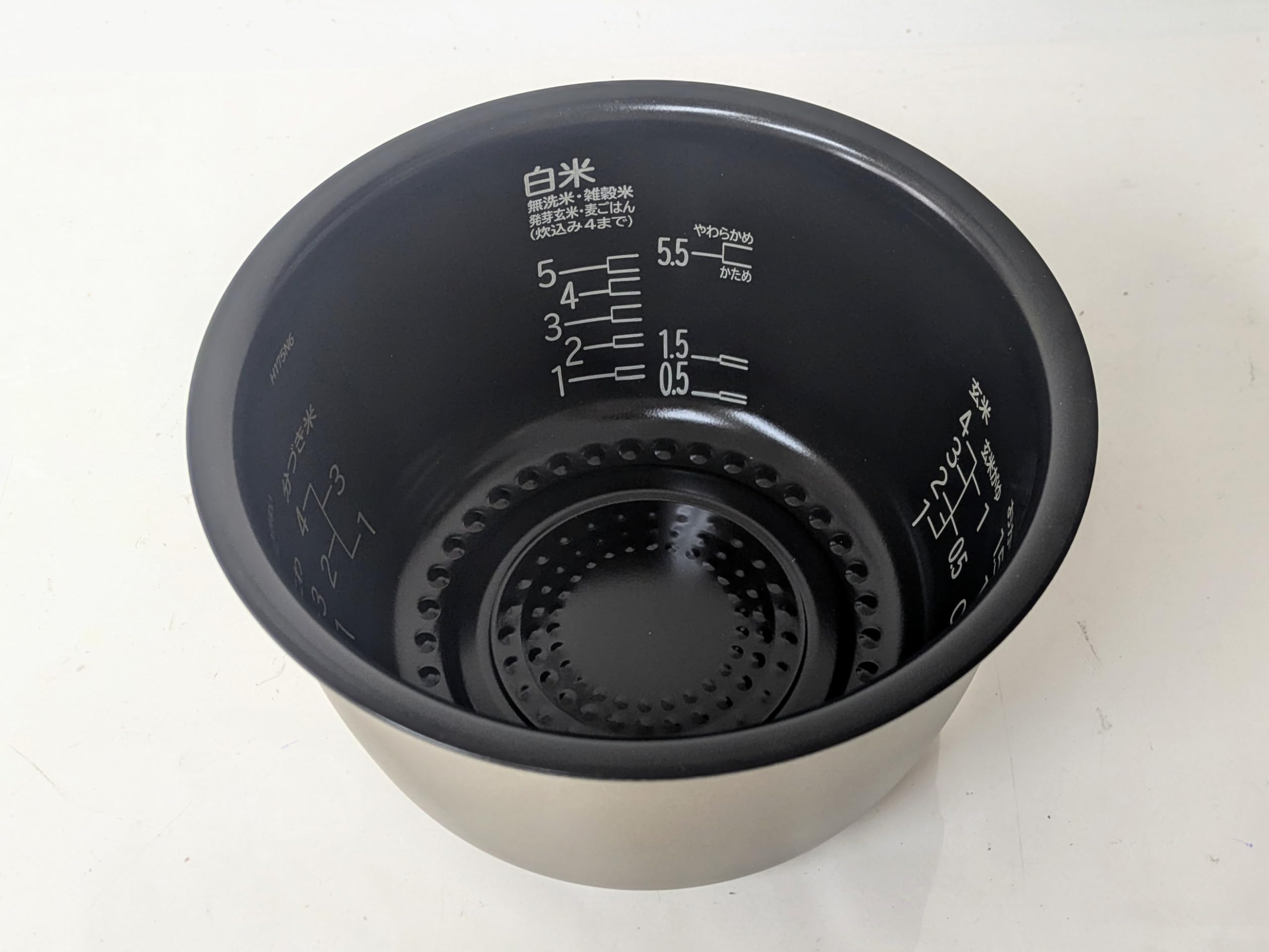 部品　パーツ　日立炊飯器　RZ-W100CM-001 内釜　カマ　うち釜　釜のみ Amazon | 日立 HITACHI 炊飯器 内ナベ（内釜） RZ-TS106M 001